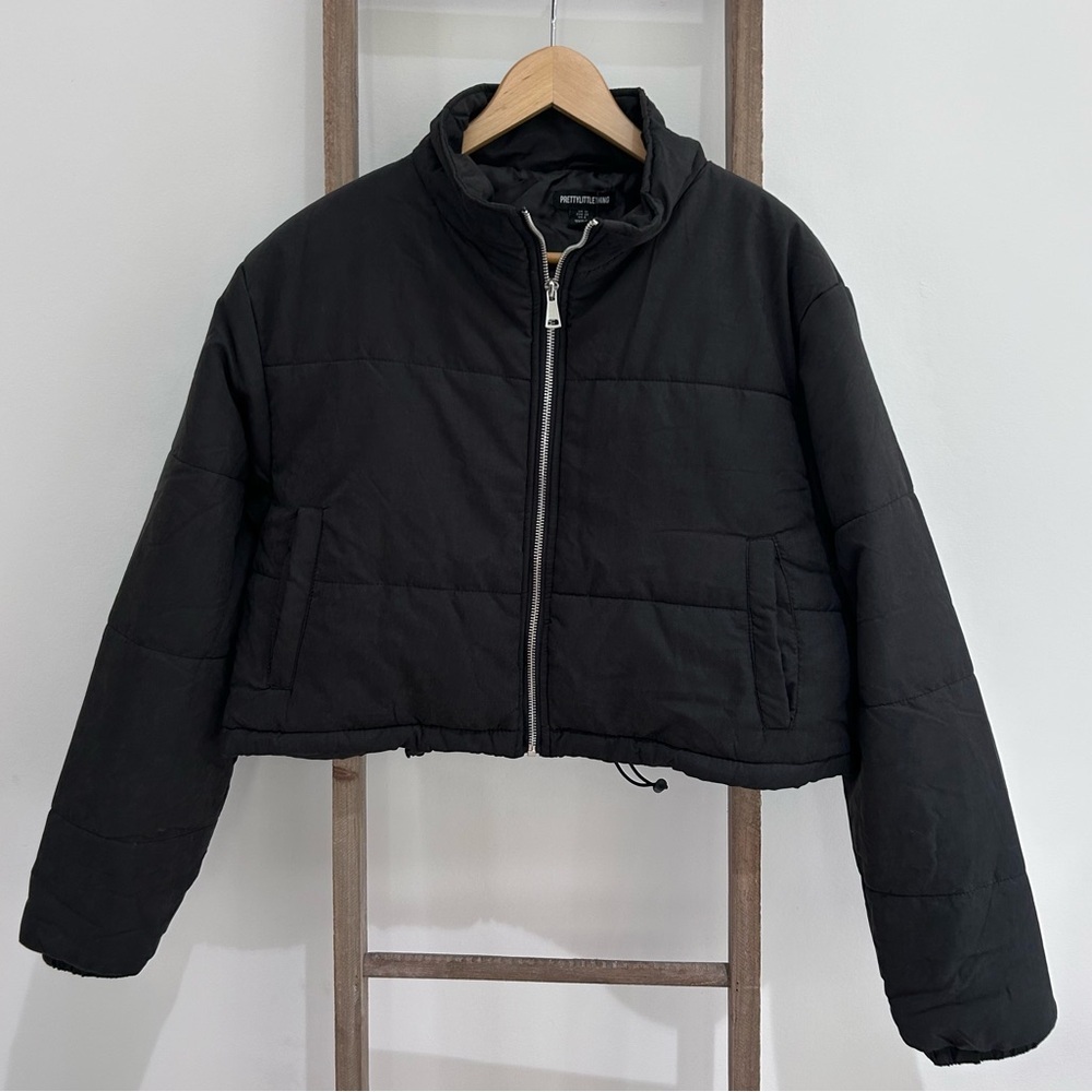 PrettyLittleThing Black Super Cropped Peach Skin Puffer Jacket Women Size 6 NWT